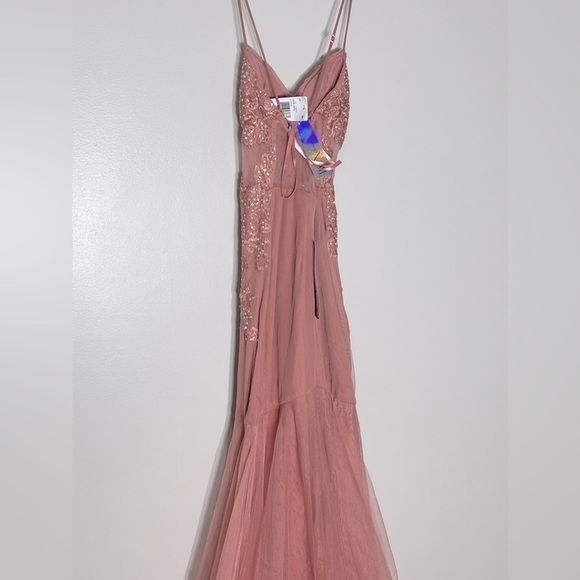 BCX Juniors' Embroidered Tulle-Skirt Sleeveless Gown, evening dress size 0 rose - Picture 10 of 16